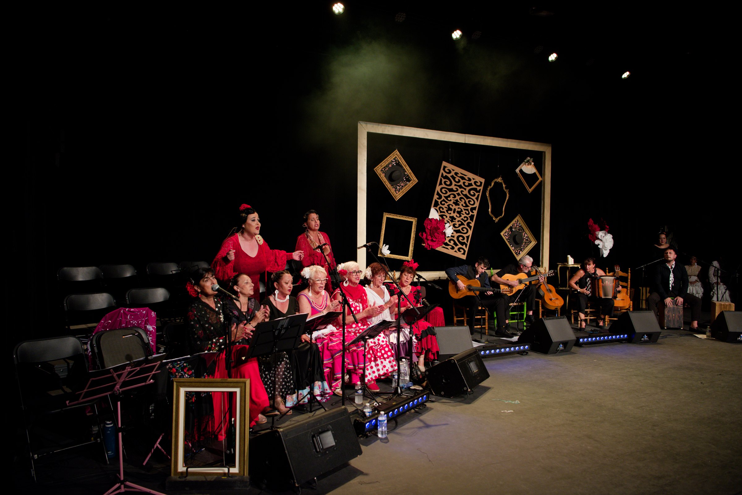 Le coro et les musiciens de Pellizco réunis sur scène
